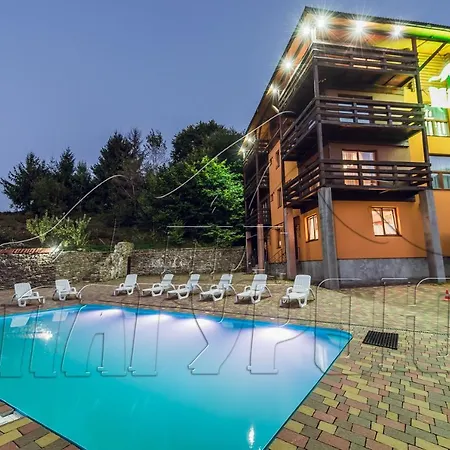 під магурою