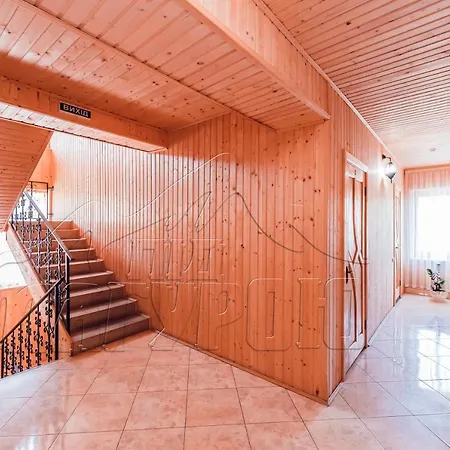 під магурою 酒店 3*