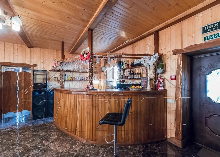під магурою 酒店 Pilipets